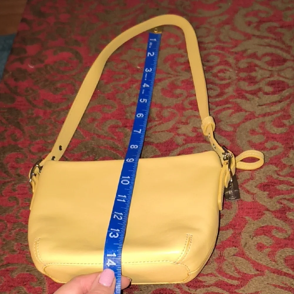 Coach Cream Shoulder Hand Bag - Picture 13 of 17